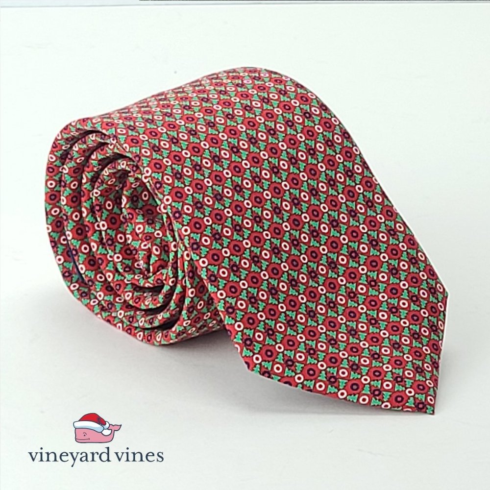 Vineyard Vines Christmas Tie